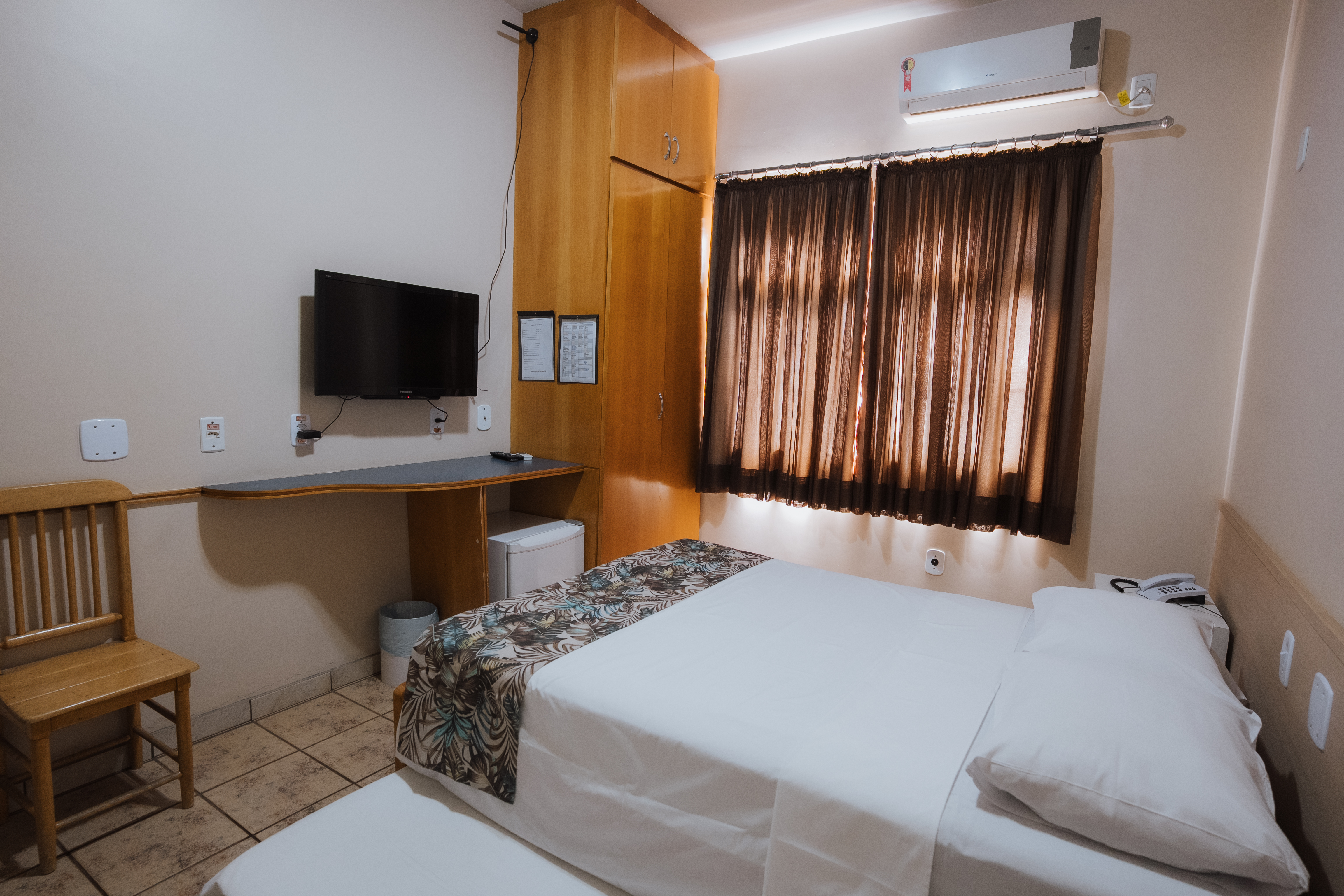 Quarto Casal Standard com TV e ar-condicionado